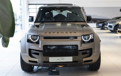 Land Rover Defender OCTA - SUV off-road hiệu năng cao vừa xuất hiện tại Việt Nam